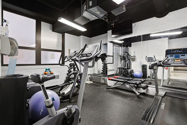 3100 N Lake Shore Drive 601, Chicago, IL 60657