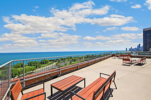 3100 N Lake Shore Drive 601, Chicago, IL 60657