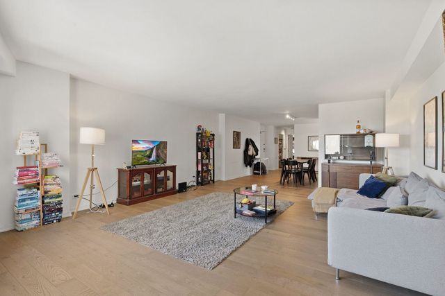3100 N Lake Shore Drive 601, Chicago, IL 60657