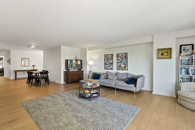 3100 N Lake Shore Drive 601, Chicago, IL 60657