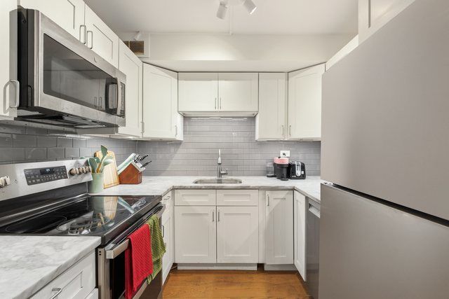 3100 N Lake Shore Drive 601, Chicago, IL 60657