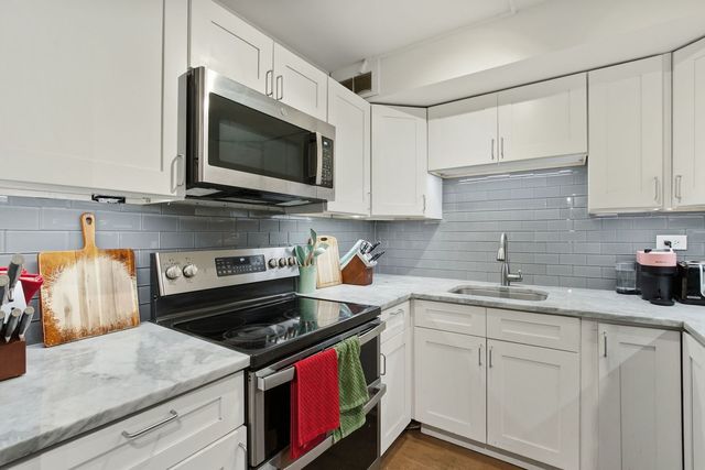 3100 N Lake Shore Drive 601, Chicago, IL 60657