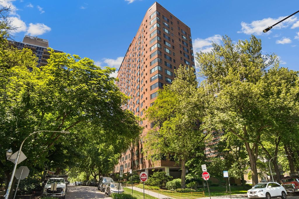 3100 N Lake Shore Drive 601, Chicago, IL 60657