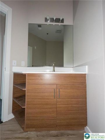 16 Centre Square 5A, Easton, PA 18042