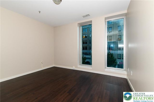 16 Centre Square 5A, Easton, PA 18042