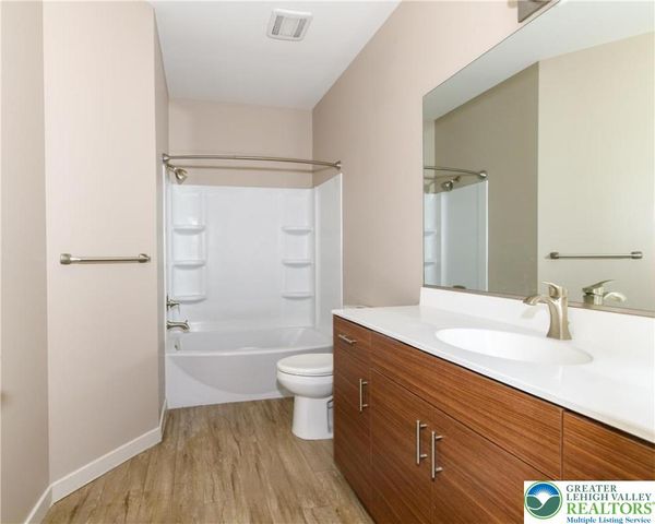 16 Centre Square 5A, Easton, PA 18042