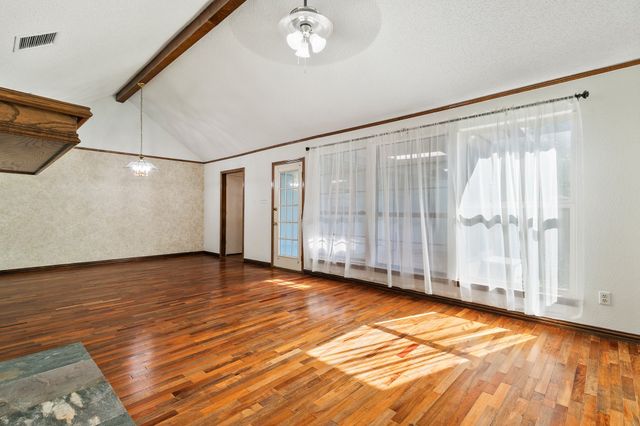 623 Windgate Court, Arlington, TX 76012