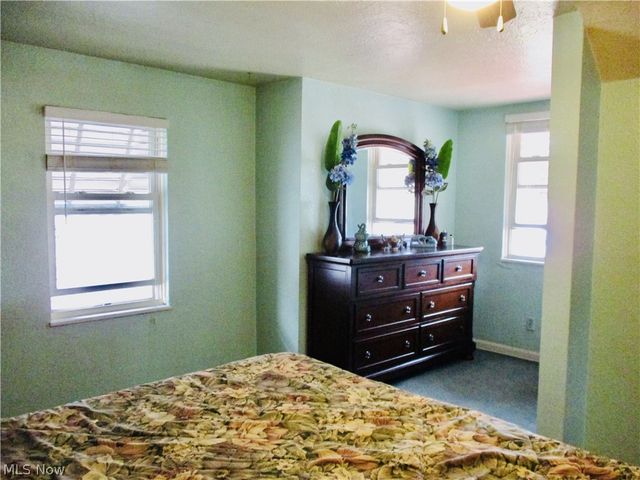 6411 Snow Road, Parma, OH 44129