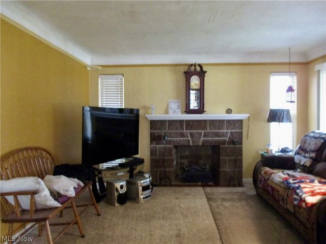 6411 Snow Road, Parma, OH 44129