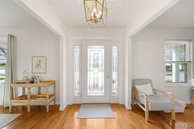 215 Straightoak Court, Ballwin, MO 63021