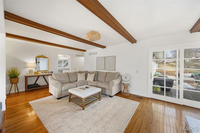 215 Straightoak Court, Ballwin, MO 63021