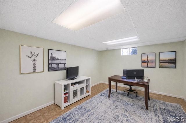 215 Straightoak Court, Ballwin, MO 63021