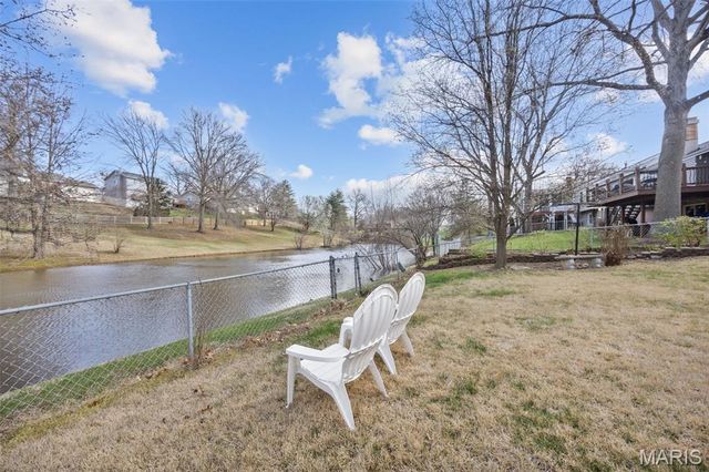 215 Straightoak Court, Ballwin, MO 63021