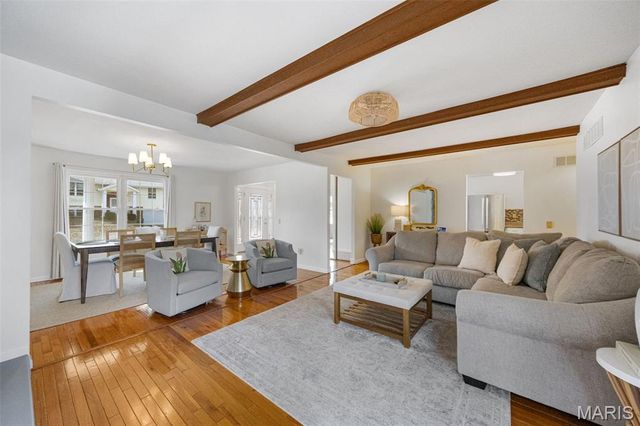 215 Straightoak Court, Ballwin, MO 63021