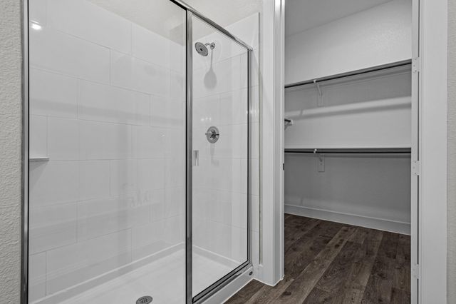 865 Limmer LOOP 635, Hutto, TX 78634