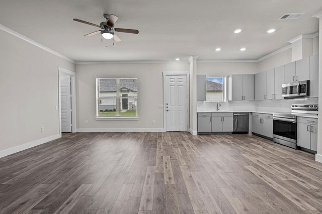 865 Limmer LOOP 635, Hutto, TX 78634