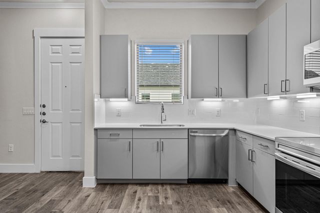 865 Limmer LOOP 635, Hutto, TX 78634