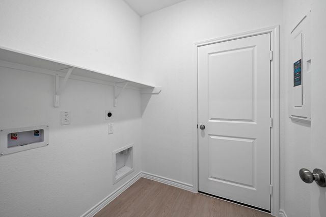 1006 S Oakhurst Drive, Dayton, TX 77535