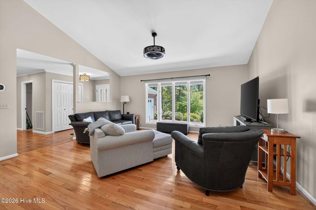 102 Owens Circle, West End, NC 27376