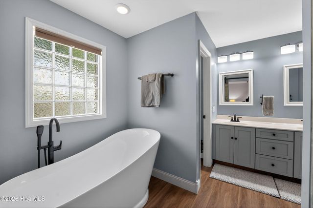 102 Owens Circle, West End, NC 27376
