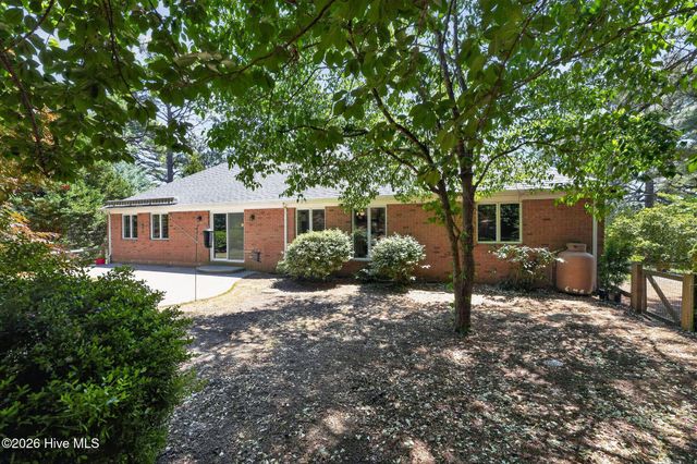 102 Owens Circle, West End, NC 27376