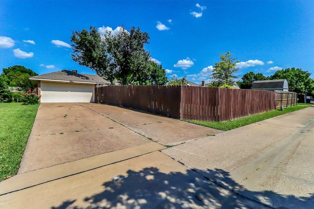 3133 Landover Drive, Carrollton, TX 75007