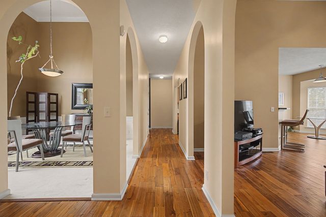 6744 Sugar Hill Dr, Nashville, TN 37211