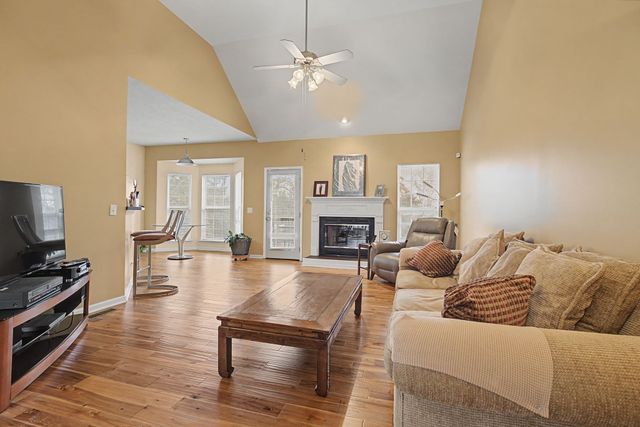 6744 Sugar Hill Dr, Nashville, TN 37211