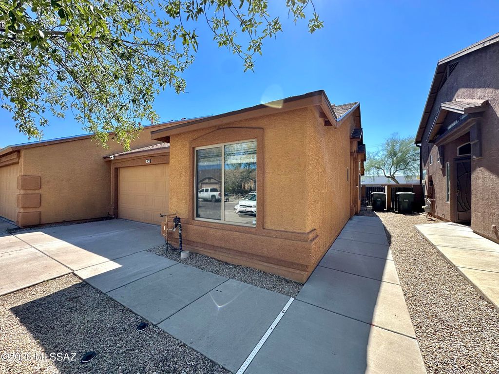 1958 E Calle Corza, Tucson, AZ 85706