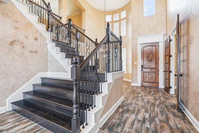 1194 Overland Drive, Burleson, TX 76028