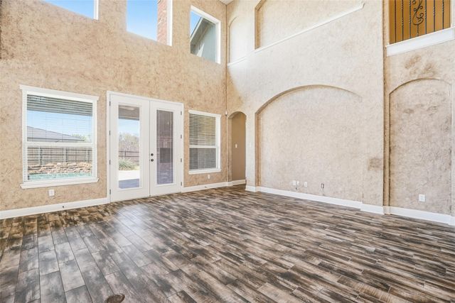 1194 Overland Drive, Burleson, TX 76028