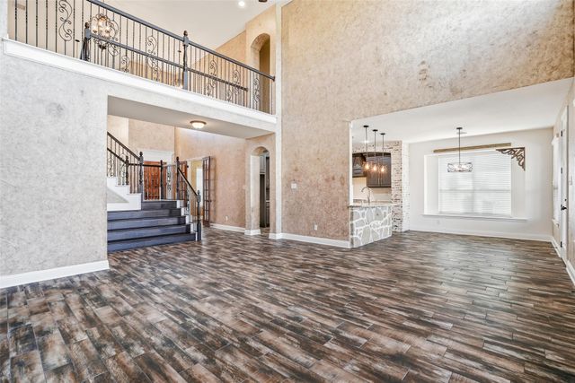 1194 Overland Drive, Burleson, TX 76028