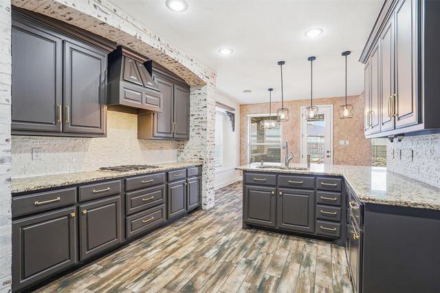 1194 Overland Drive, Burleson, TX 76028