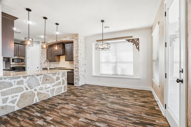 1194 Overland Drive, Burleson, TX 76028