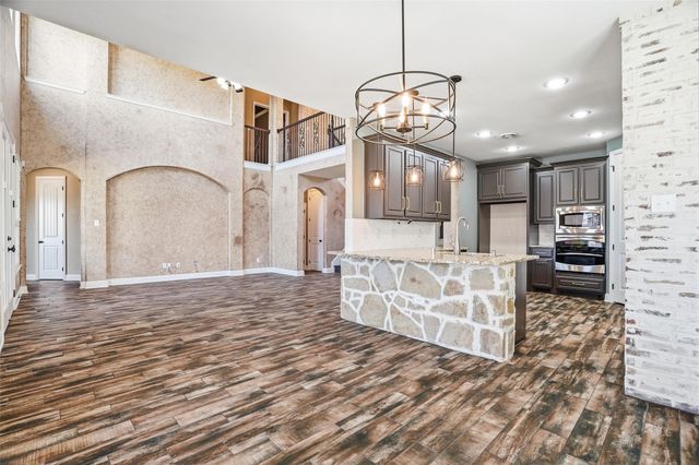 1194 Overland Drive, Burleson, TX 76028