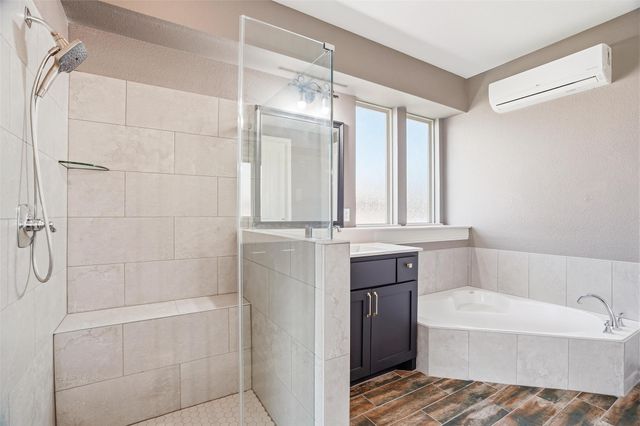 1194 Overland Drive, Burleson, TX 76028