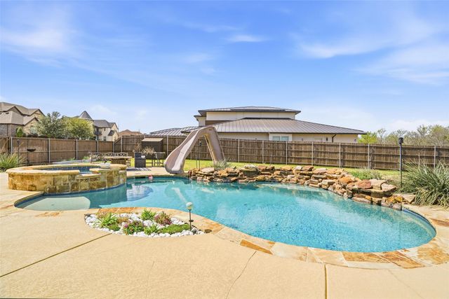 1194 Overland Drive, Burleson, TX 76028