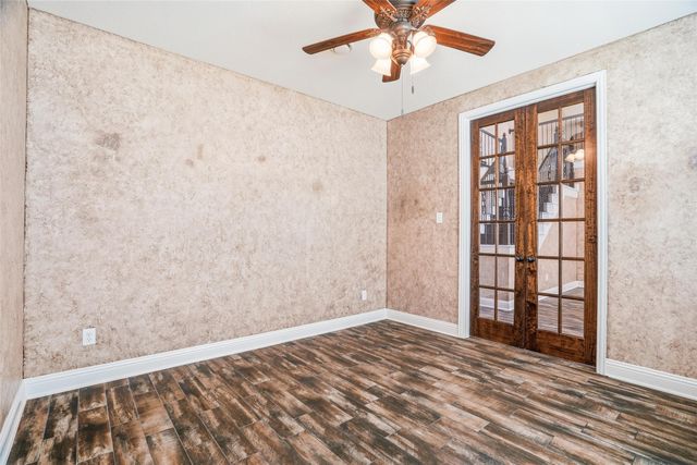 1194 Overland Drive, Burleson, TX 76028