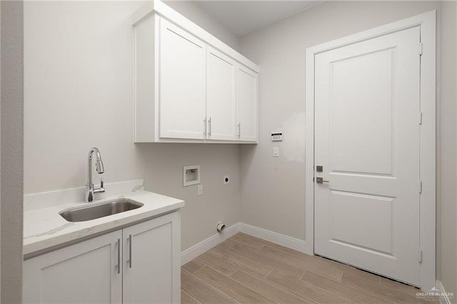 1704 S Queen Street, Edinburg, TX 78539