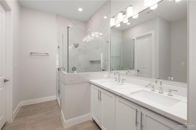 1704 S Queen Street, Edinburg, TX 78539