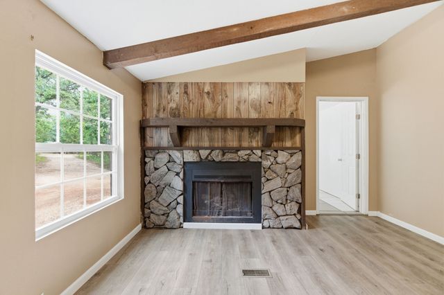 2109 Timber Top Trail, Joshua, TX 76058