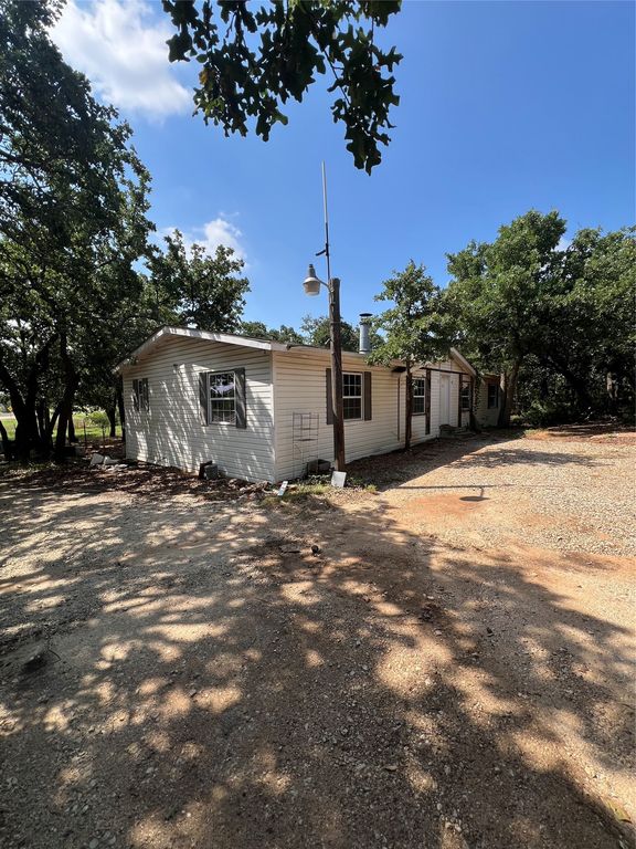 2109 Timber Top Trail, Joshua, TX 76058