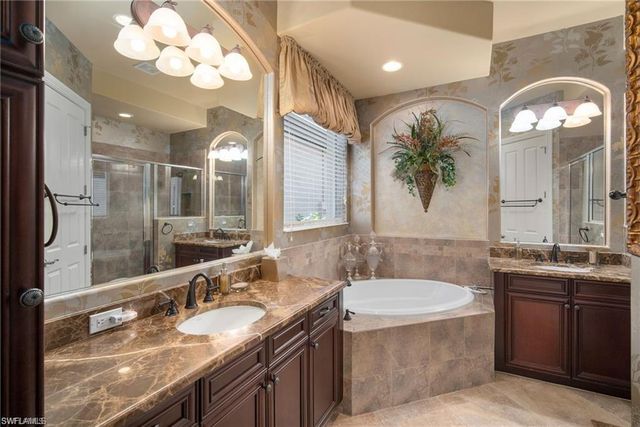 6476 Caldecott DR, Naples, FL 34113
