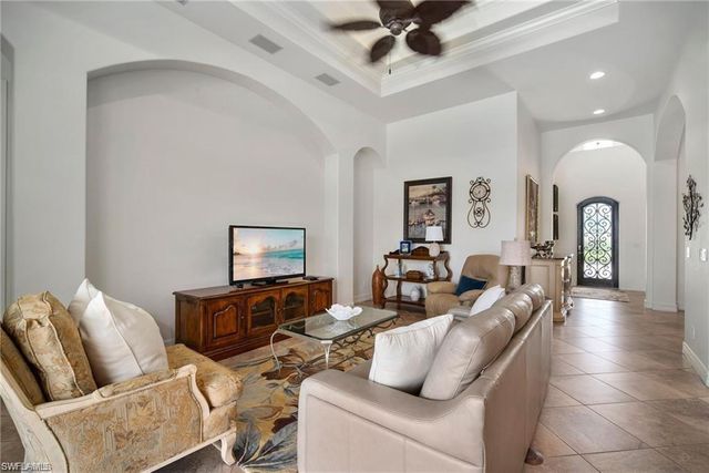 6476 Caldecott DR, Naples, FL 34113