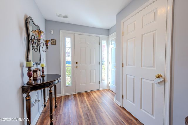 41 Abby Road, Farmingdale, NJ 07727