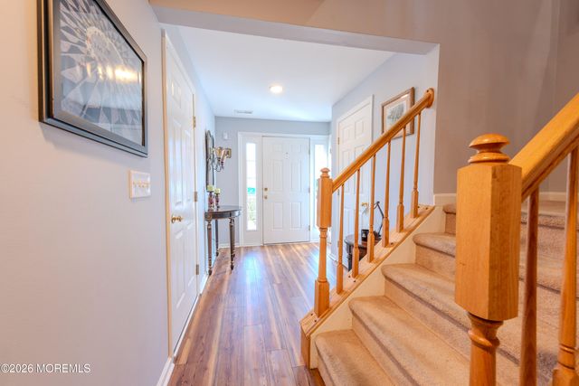 41 Abby Road, Farmingdale, NJ 07727