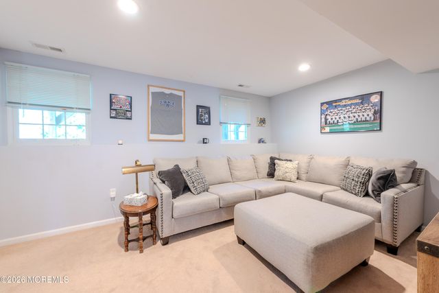 41 Abby Road, Farmingdale, NJ 07727