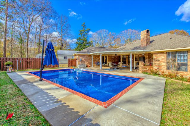 5541 Branchwood Drive, Keithville, LA 71047