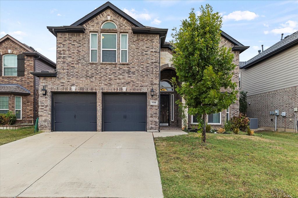 9308 Saltbrush Street, Fort Worth, TX 76177