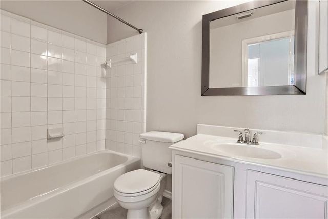 74 Blue Creek Court Court, The Woodlands, TX 77382